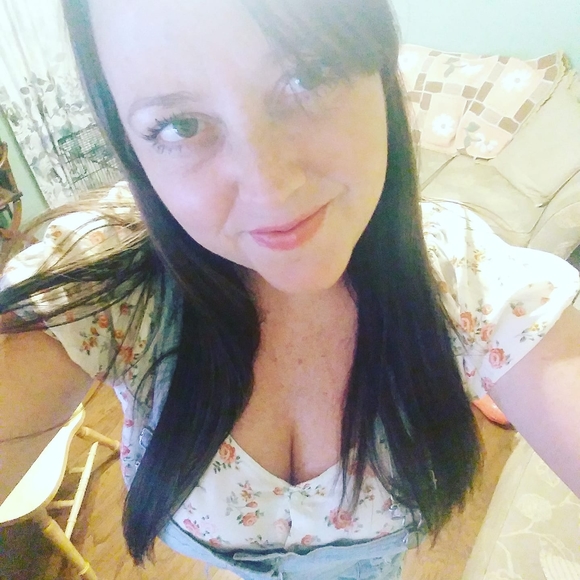 Meet your Posher, Tonya - Picture 1 of 1